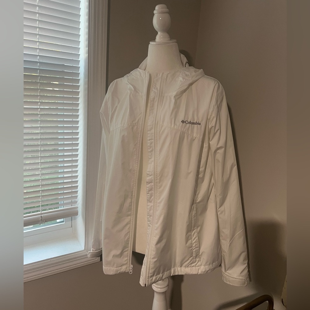 Columbia Classic White Hooded Jacket